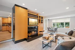 4 Newport Dr, Plainview, NY 11803 - Photo 15