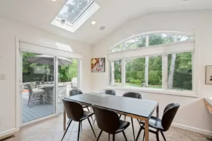 4 Newport Dr, Plainview, NY 11803 - Photo 17