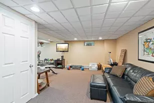 4 Newport Dr, Plainview, NY 11803 - Photo 35