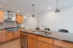 4 Newport Dr, Plainview, NY 11803 - Photo 19