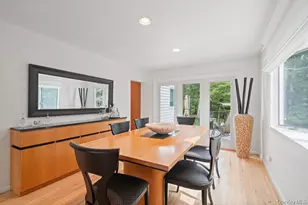 4 Newport Dr, Plainview, NY 11803 - Photo 9