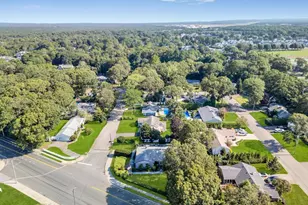 386 Mill Rd, Westhampton, NY 11977 - Photo 3