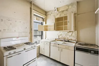 523 W 121 Street #22, New York, NY 10027 - Photo 5