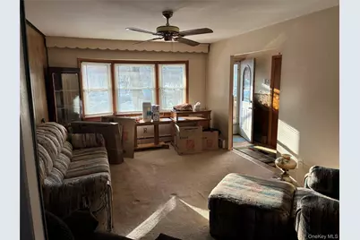 429 Robinson Avenue, Patchogue, NY 11772 - Photo 7