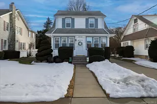 16 Denton Ct, Rockville Centre, NY 11570 - Photo 3