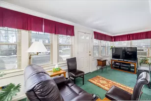 16 Denton Ct, Rockville Centre, NY 11570 - Photo 7