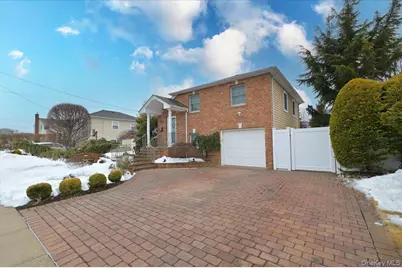 264 N Boston Avenue, Massapequa, NY 11758 - Photo 3