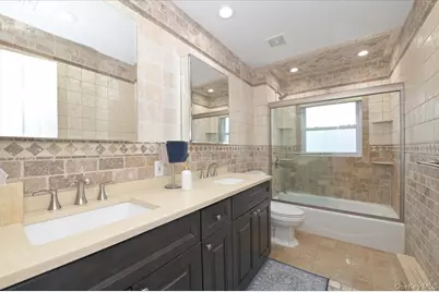 264 N Boston Avenue, Massapequa, NY 11758 - Photo 17