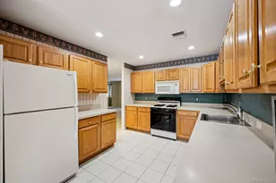 3 Springwood Ln, Huntington, NY 11743 - Photo 15