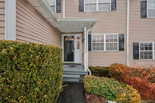 3 Springwood Ln, Huntington, NY 11743 - Photo 3