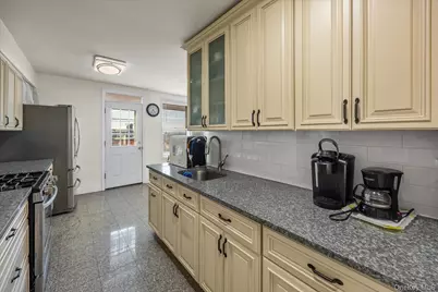 3425 150th Place #6E, Flushing, NY 11354 - Photo 9