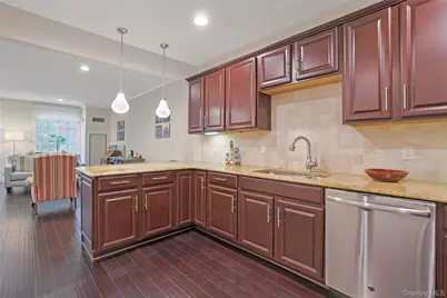 506 Trump Park, Shrub Oak, NY 10588 - Photo 3