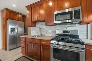 251 Arthur St, Freeport, NY 11520 - Photo 27