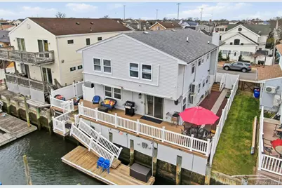 251 Arthur Street, Freeport, NY 11520 - Photo 41