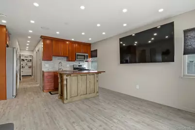 251 Arthur Street, Freeport, NY 11520 - Photo 29