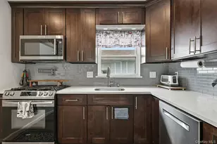 251 Arthur St, Freeport, NY 11520 - Photo 11