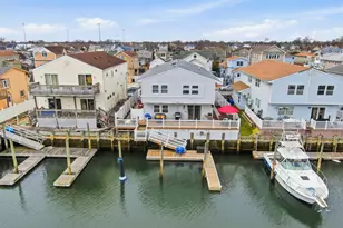 251 Arthur St, Freeport, NY 11520 - Photo 41