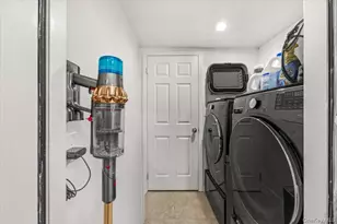 1662 Park Ave, New Hyde Park, NY 11040 - Photo 33