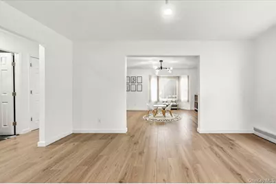 1662 Park Avenue, New Hyde Park, NY 11040 - Photo 9
