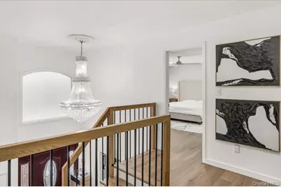 1662 Park Avenue, New Hyde Park, NY 11040 - Photo 19