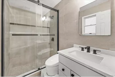 1662 Park Avenue, New Hyde Park, NY 11040 - Photo 23