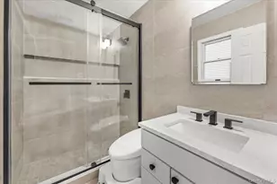 1662 Park Ave, New Hyde Park, NY 11040 - Photo 23