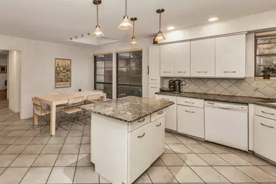 232 Linnet Court, Manhasset, NY 11030 - Photo 7