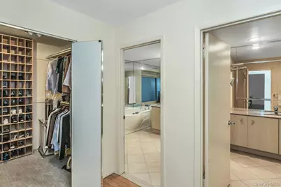 232 Linnet Court, Manhasset, NY 11030 - Photo 13