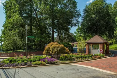 232 Linnet Court, Manhasset, NY 11030 - Photo 21