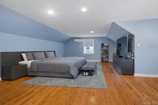 38 Hewlett Ln, Port Washington, NY 11050 - Photo 23