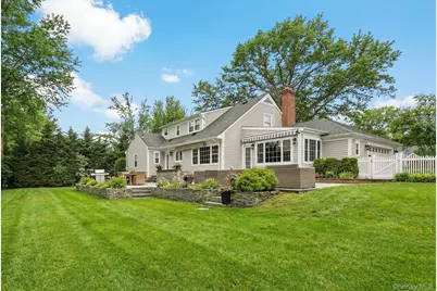 38 Hewlett Lane, Port Washington, NY 11050 - Photo 3