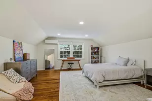 38 Hewlett Ln, Port Washington, NY 11050 - Photo 21