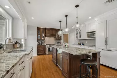 38 Hewlett Lane, Port Washington, NY 11050 - Photo 11