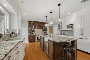 38 Hewlett Ln, Port Washington, NY 11050 - Photo 11