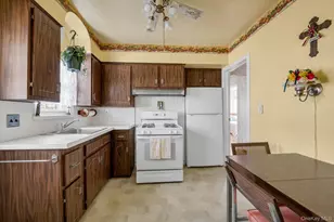 60 Aberdeen Rd, New Hyde Park, NY 11040 - Photo 7