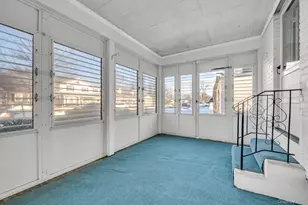 60 Aberdeen Rd, New Hyde Park, NY 11040 - Photo 9