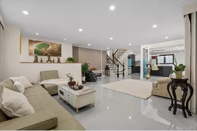 2 Elf Road, Syosset, NY 11791 - Photo 11