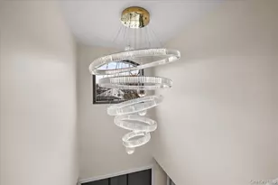 2 Elf Rd, Syosset, NY 11791 - Photo 19