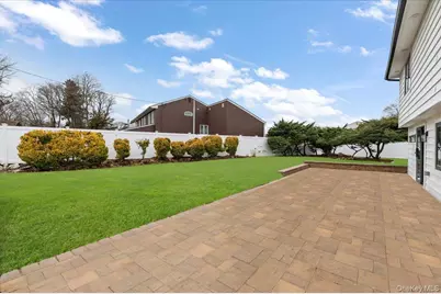 2 Elf Road, Syosset, NY 11791 - Photo 33