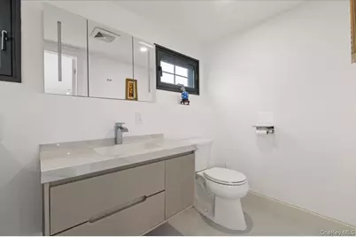 2 Elf Road, Syosset, NY 11791 - Photo 31