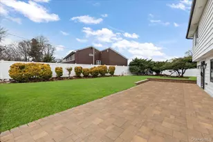 2 Elf Rd, Syosset, NY 11791 - Photo 33