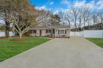 3 Timber Trail Lane, Medford, NY 11763 - Photo 3