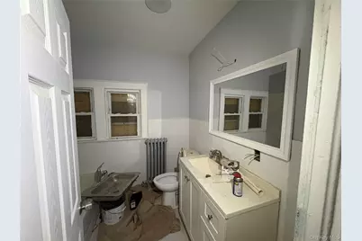 21 E Clinton Avenue, Roosevelt, NY 11575 - Photo 11