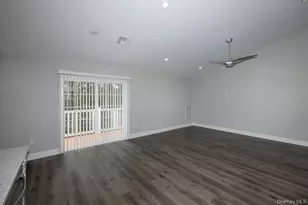 26 Sunlight Walk, Holbrook, NY 11741 - Photo 5