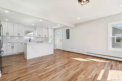 38 Somerset Road E, Amityville, NY 11701 - Photo 9