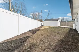 38 Somerset Road E, Amityville, NY 11701 - Photo 31