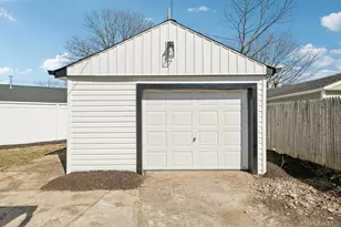 38 Somerset Road E, Amityville, NY 11701 - Photo 33