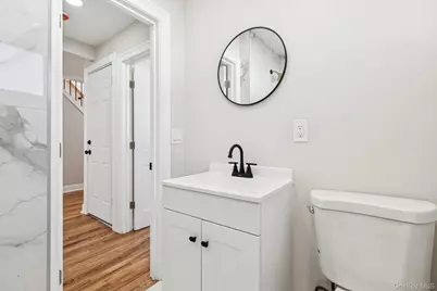 38 Somerset Road E, Amityville, NY 11701 - Photo 19