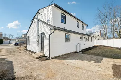 38 Somerset Road E, Amityville, NY 11701 - Photo 29