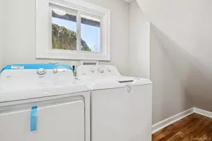 38 Somerset Road E, Amityville, NY 11701 - Photo 15